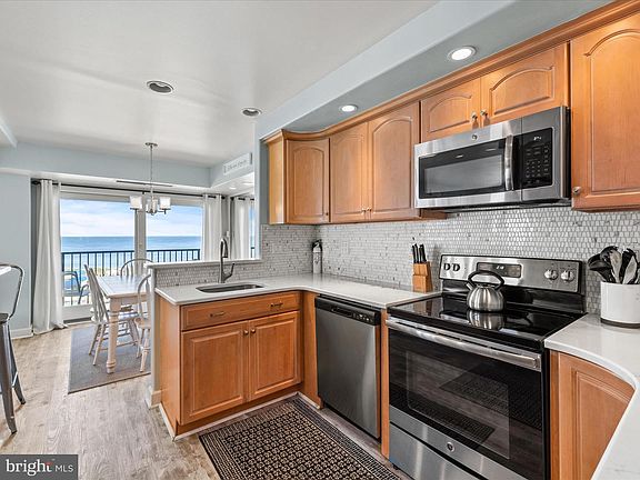 3rd image of 527 N Boardwalk Unit 202