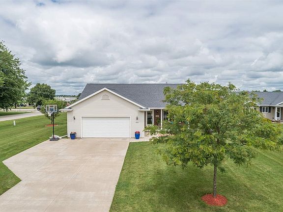 3rd image of W6492 Brandon Ct