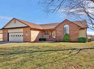 1507 W Raintree Ln, Haysville, KS 67060