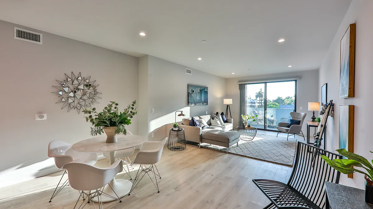 Photo 2 of 79 - 900 N Wilcox Ave #105 - Los Angeles, CA Building Photo - 900 N Wilcox Ave #105