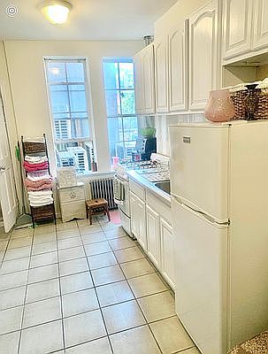 3rd image of 536 9th Ave APT 2RN
