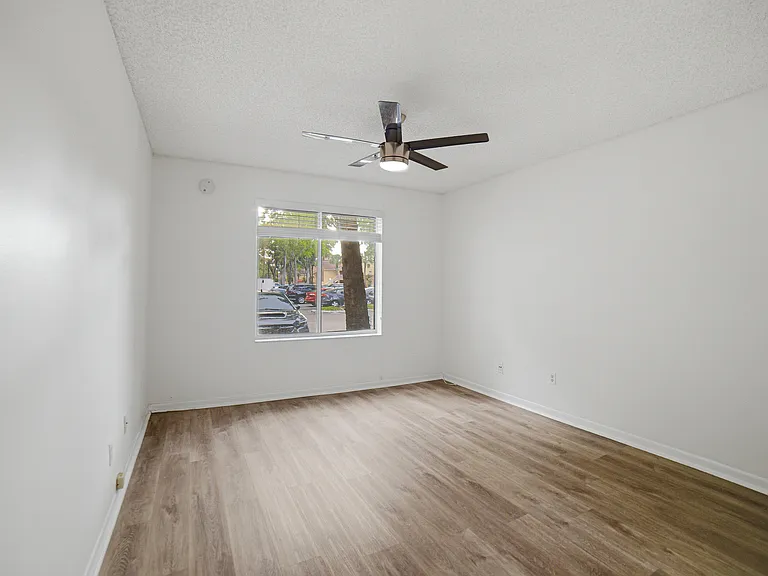 1041 Coral Club Dr #1041 — Photo 15
