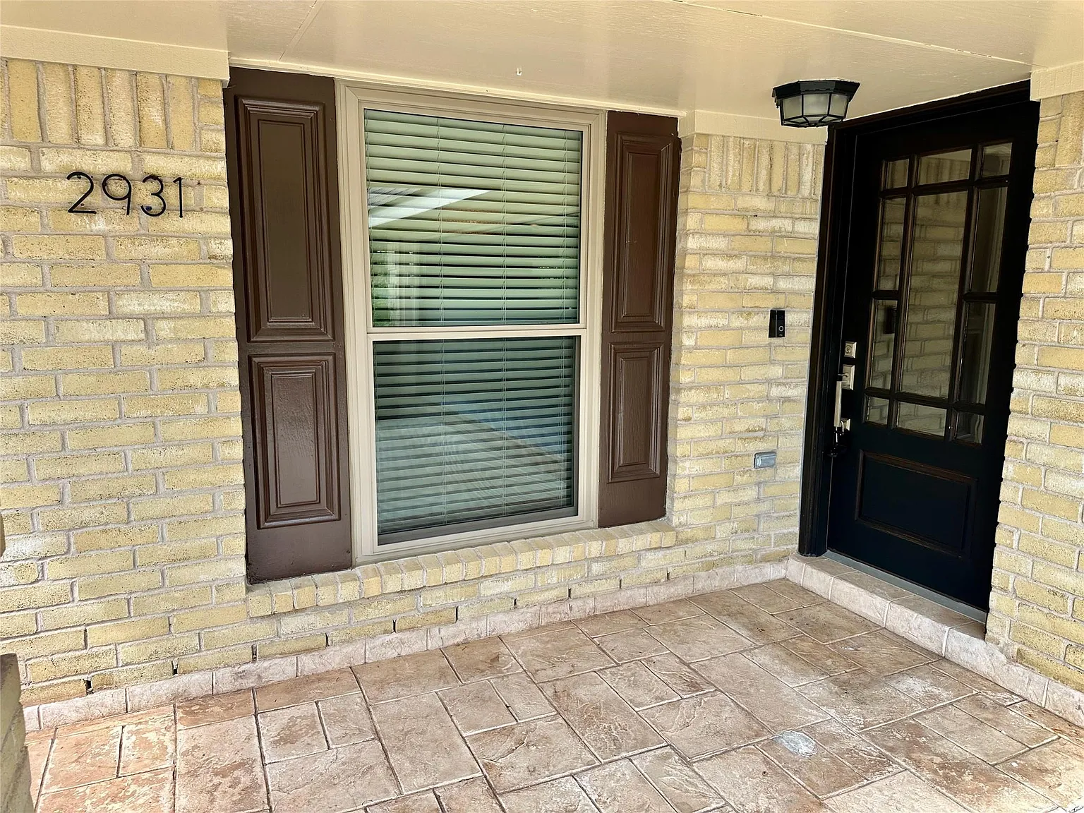 4 bed, 2.0 bath, 2288 sqft, $2,500 — Photo 3