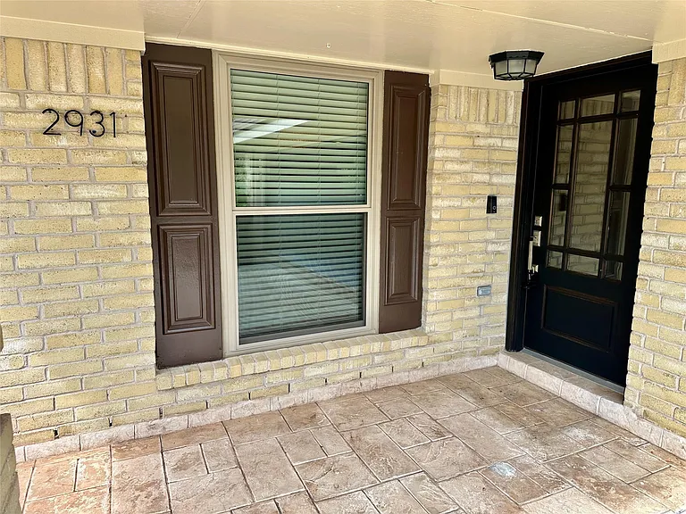 2931 Pasture Ln — Photo 3