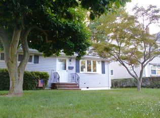 62 Schuyler Dr, Edison, NJ 08817