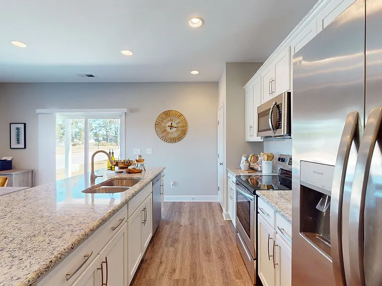 105 Gracynn Aly #B — Photo 27