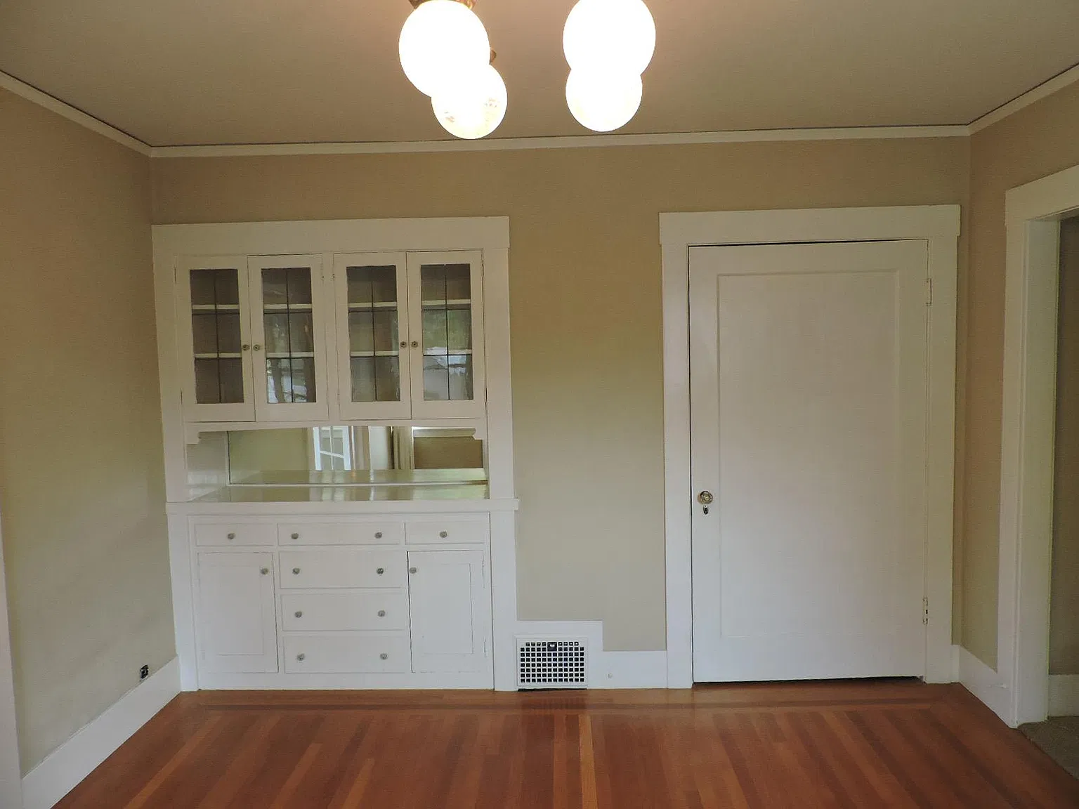 1 bed, 1000 sqft, $1,995 — Photo 4