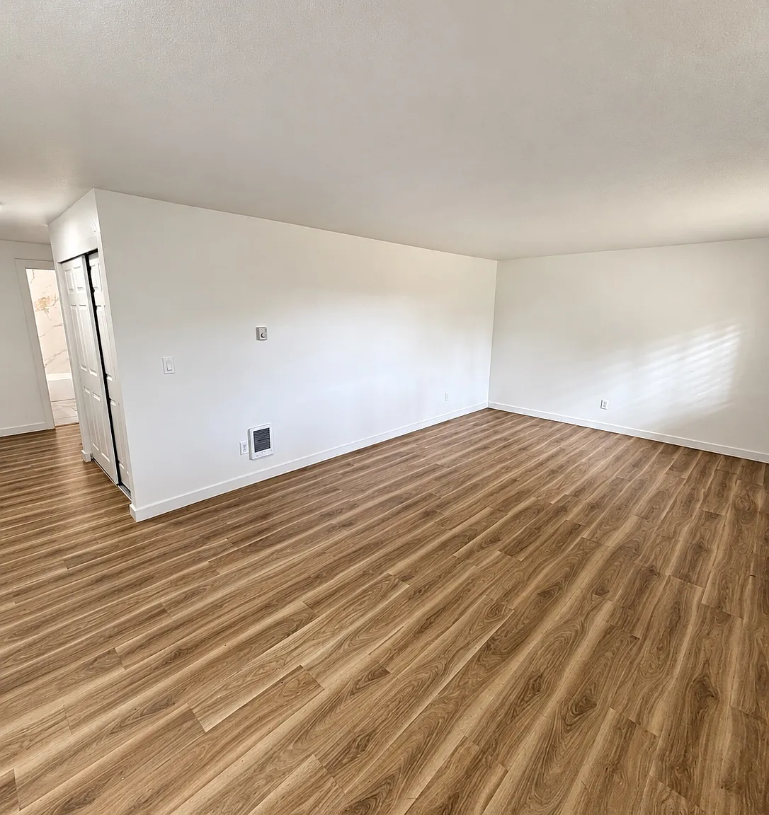2 bed, 950 sqft, $2,350 — Photo 2