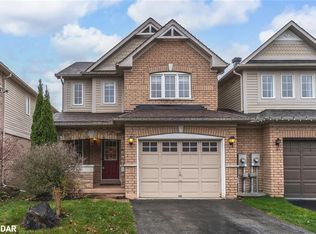 13 Bird St, Barrie, ON L4N0X1