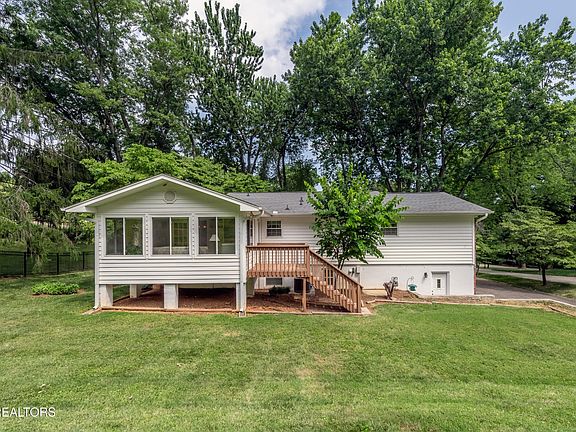 4th image of 6912 Cresthill Dr