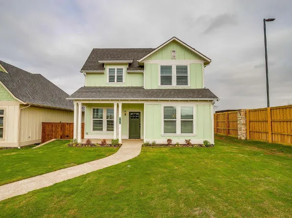 100 Cardinal Dr, Granbury, TX