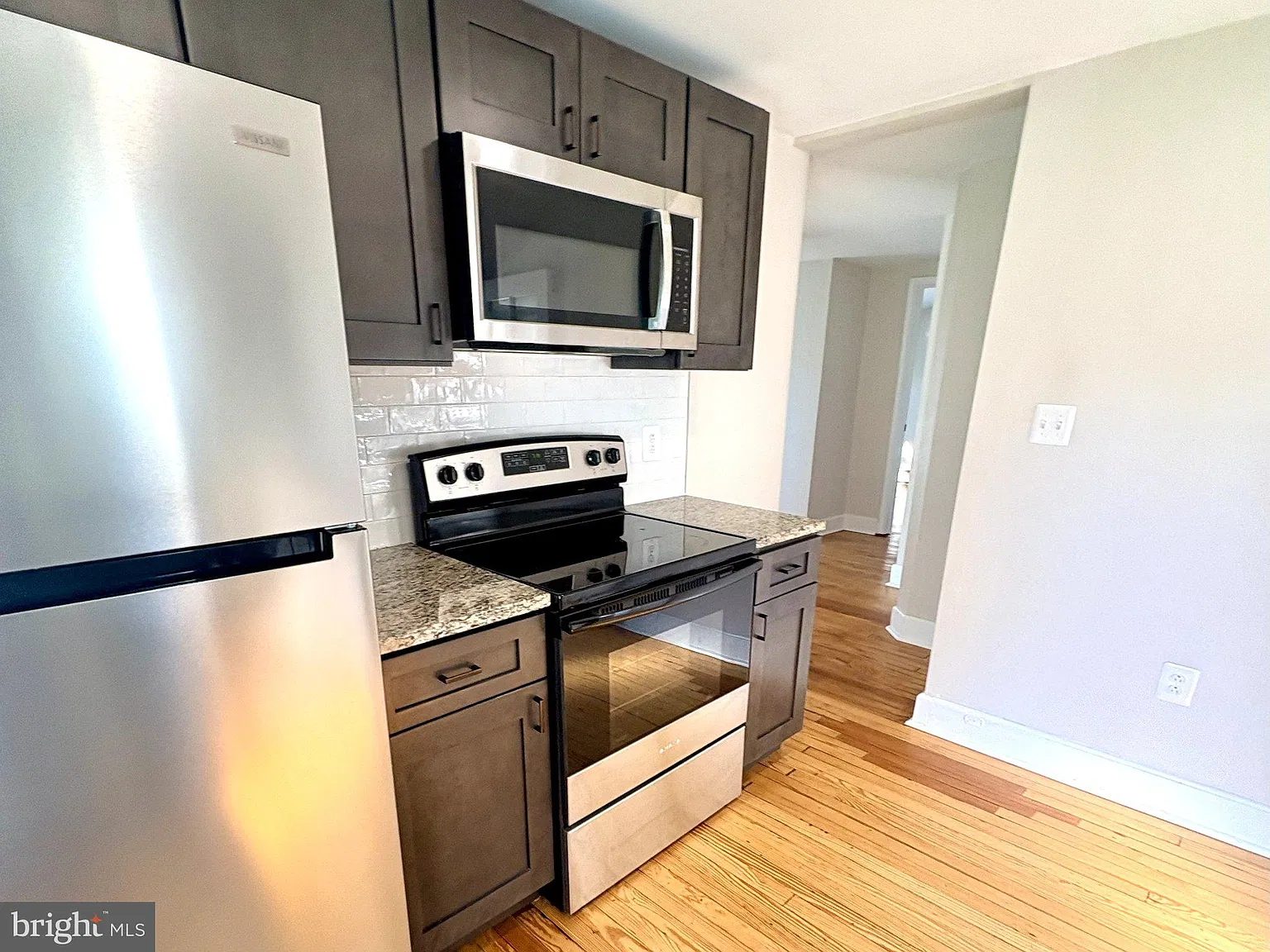 2 bed, 1.0 bath, 1664 sqft, $1,550 — Photo 4