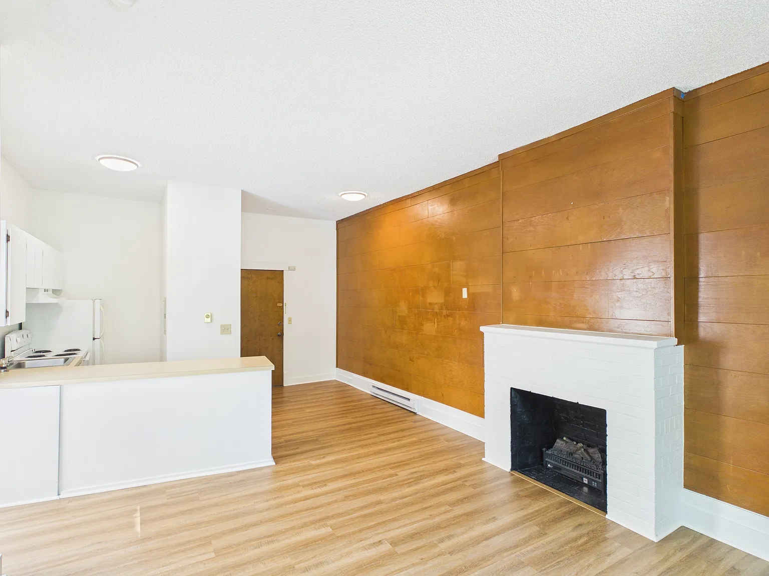 1 bed, 575 sqft, $1,200 — Photo 3