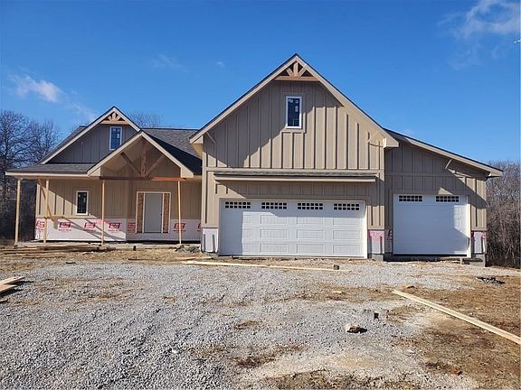 2nd image of 1200 Linden Rd