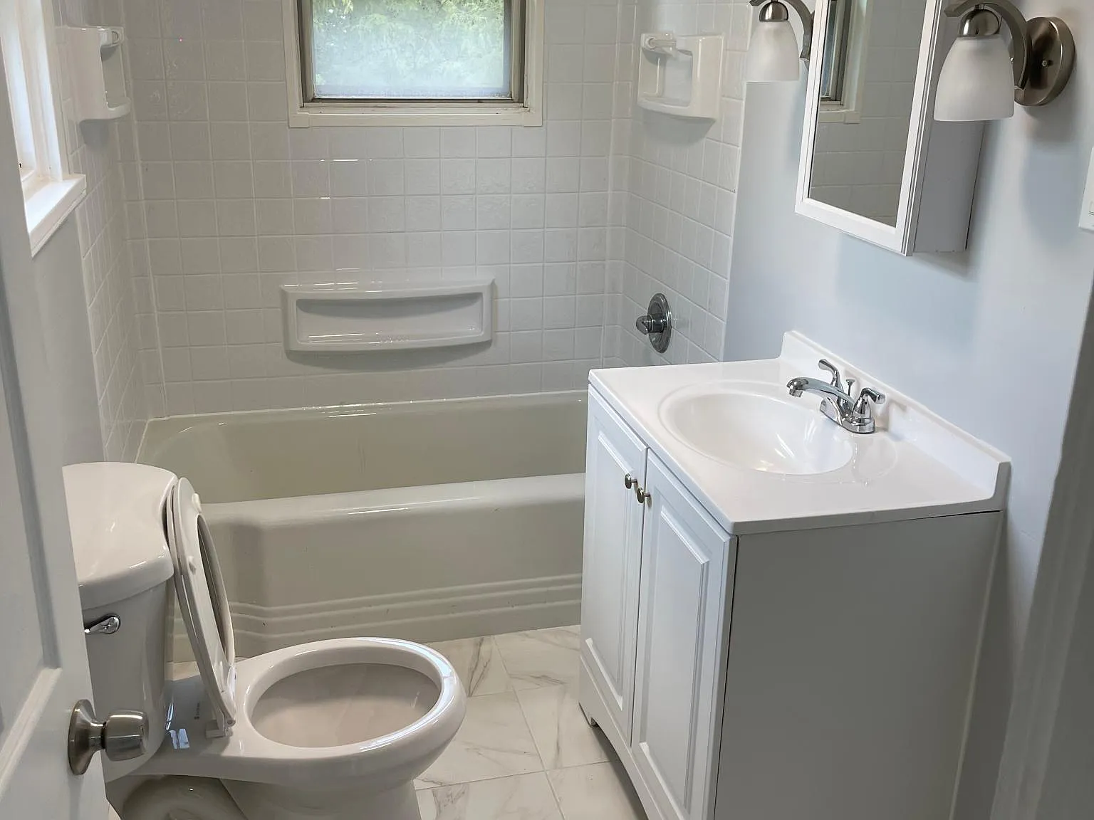 3 bed, 1.5 bath, 1388 sqft, $1,275 — Photo 4