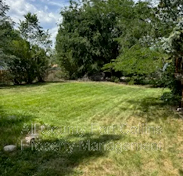 1990 Dorset Dr — Photo 4