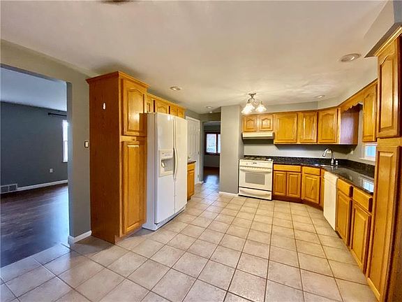 5th image of 501 Westland Dr