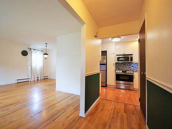 4th image of 6 Oneida Ave