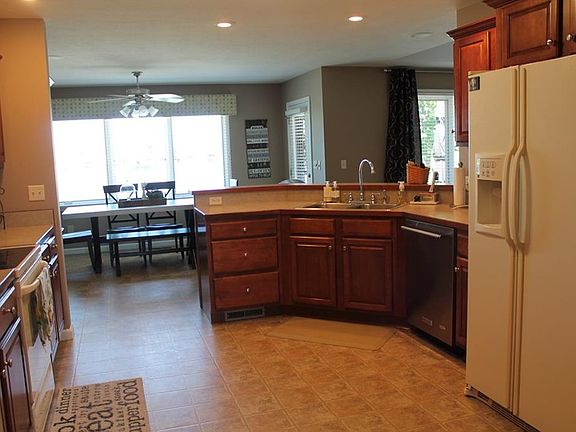 4th image of 1573 Westlake Dr
