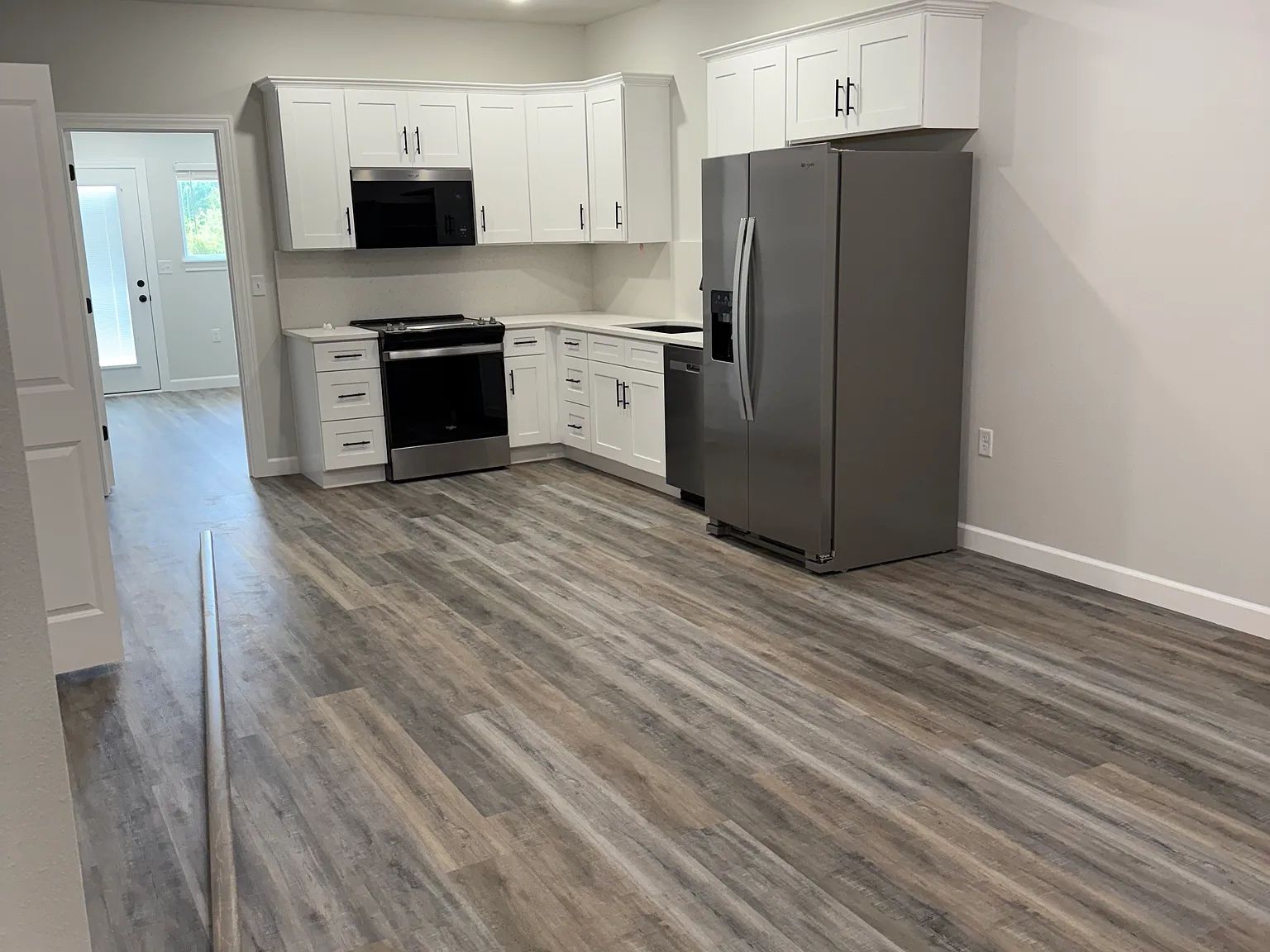 3 bed, 2.5 bath, 1450 sqft, $1,525 — Photo 2