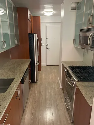 Rented by 165 E 66 Street Residential Owner LLC | media 1