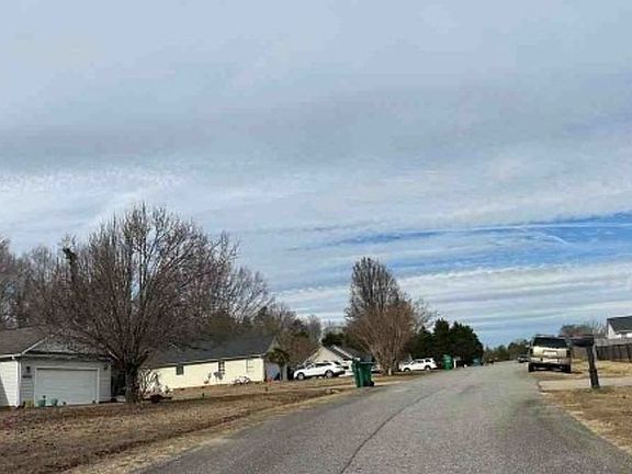Exterior Neighborhood (street photo)