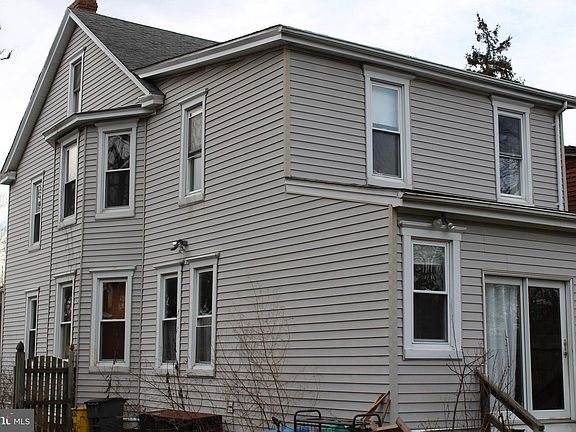 3rd image of 10 Brewer Ave