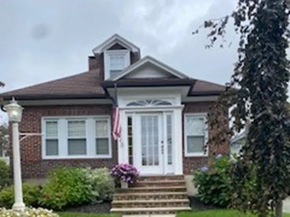 120 Russett Rd, West Roxbury, MA 02132