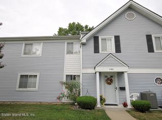 840 Rossville Ave, Staten Island, NY 10309