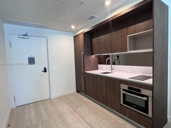 1611 SW 2nd Ave #306, Miami, FL 33129