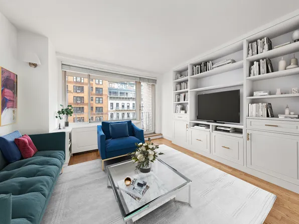 1160 3rd Avenue image 1 of 7