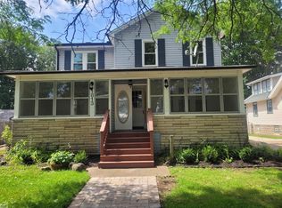 1813 Saint Clair River Dr, Algonac, MI
