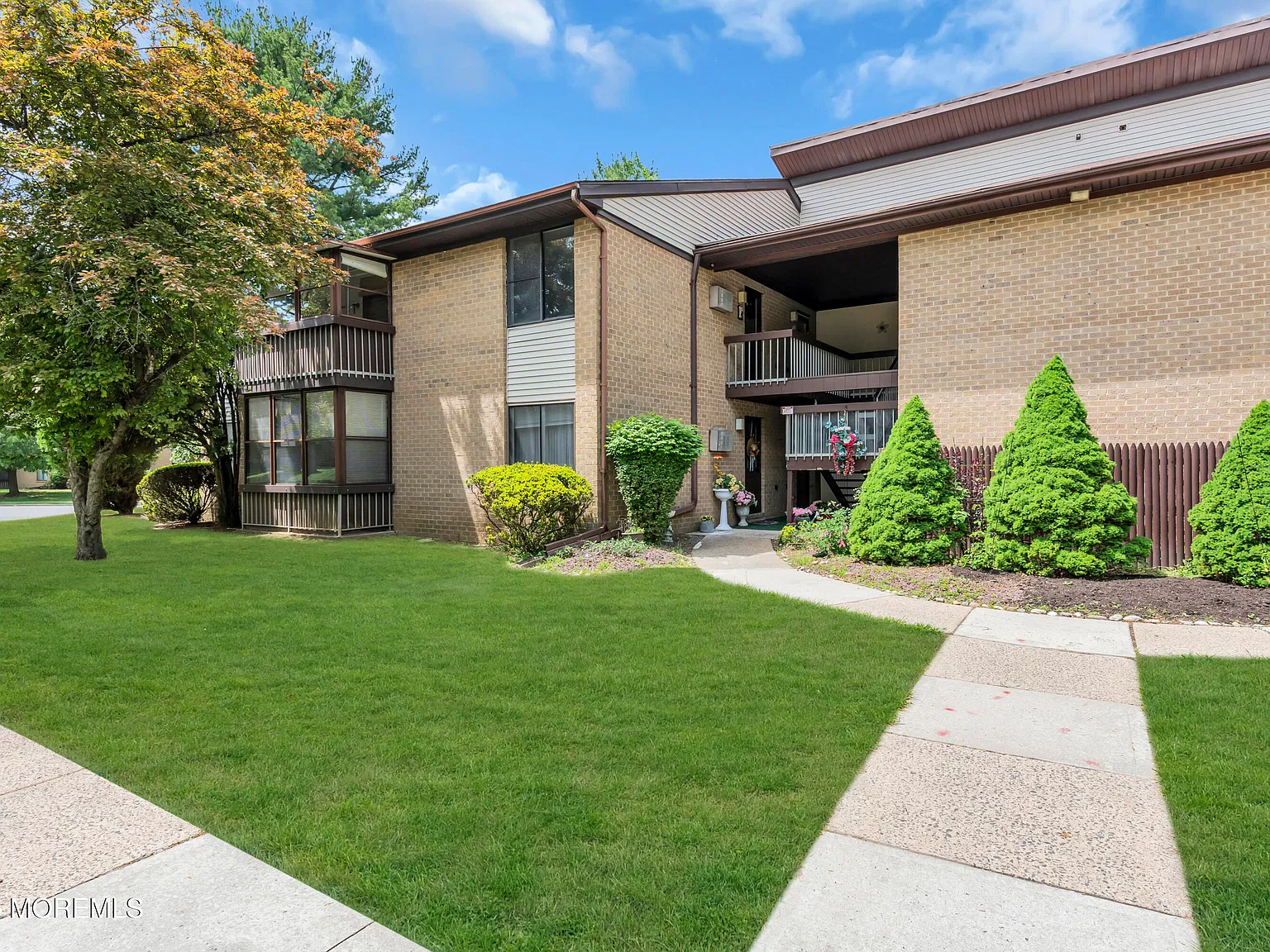 2 bed, 1.5 bath, 1130 sqft, $2,300 — Photo 4