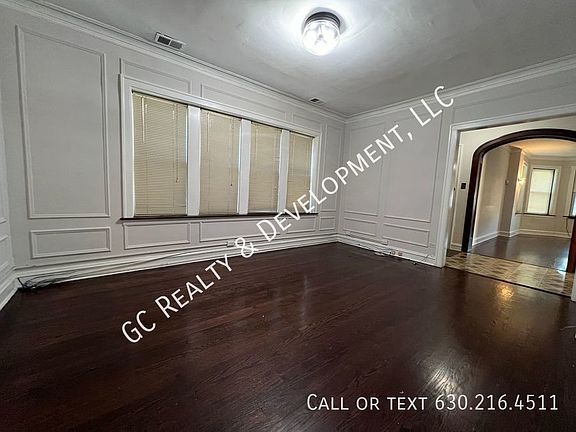3rd image of 6316 N Rockwell St APT 1