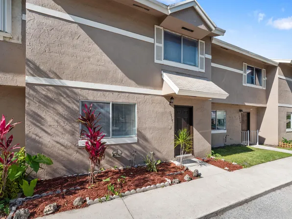 1457 Sussex Drive, North Lauderdale, FL 33068