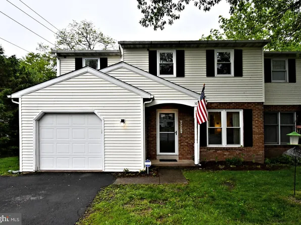 16 Grove Cir, Sellersville, PA 18960