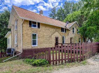 N1044 Scofield Rd, Watertown, WI 53098