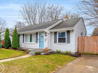 21800 Maple St, Saint Clair Shores, MI