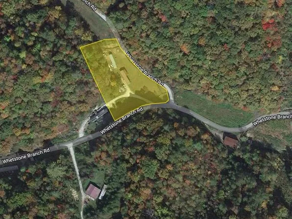 500 Hunting Fork Rd, Campton, KY 41301