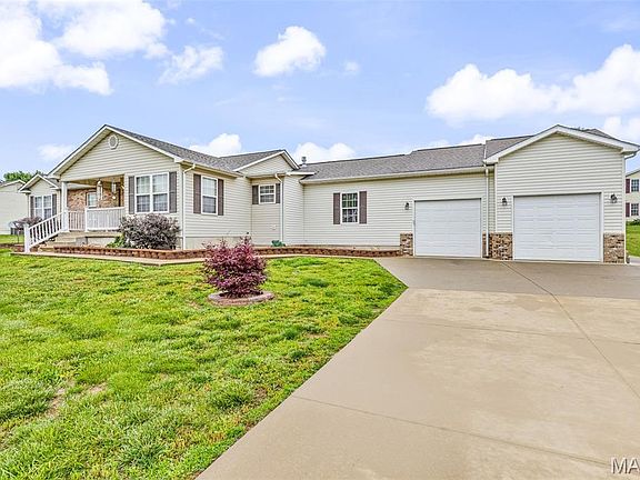 3rd image of 1124 Riverwoods Dr