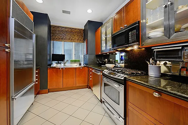 Sold by Corcoran | media 6