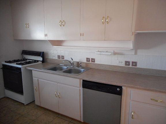 5th image of 33809 Calumet Ct