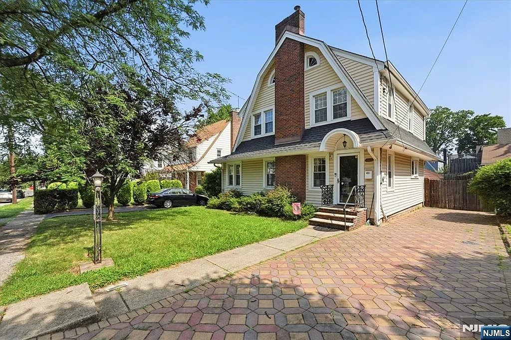 3 bed, 1.5 bath, $4,500 — Photo 2