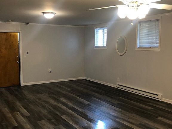 4th image of 4837 Grove St #G