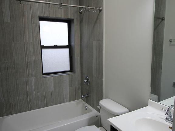 5th image of 2323-25 W Arthur Ave