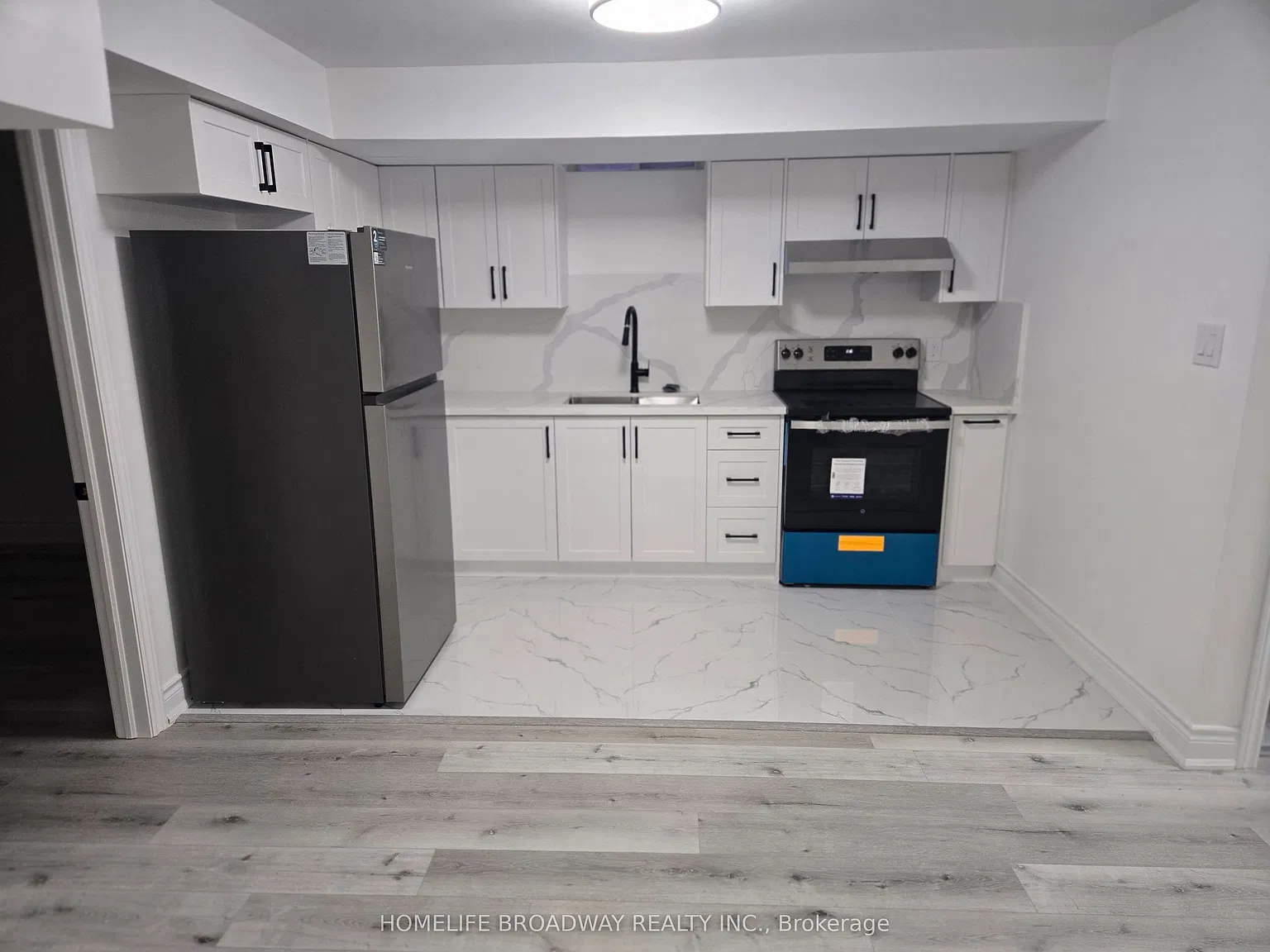 2 bed, $1,899 — Photo 2