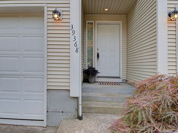 2nd image of 39344 Hood St #2