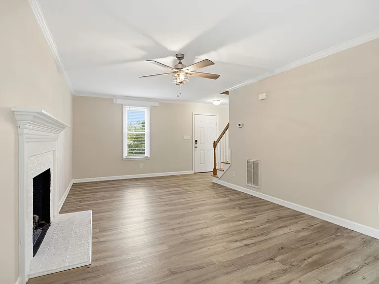 1000 Hornbuckle Ct — Photo 8