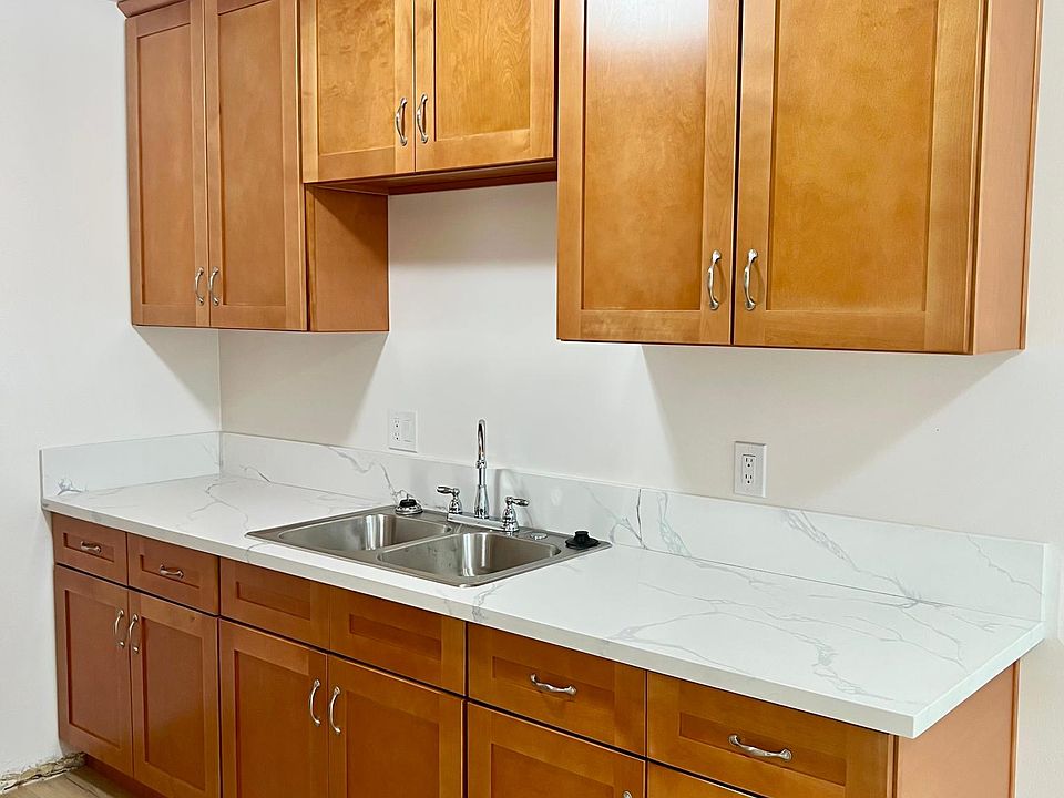 1st image of 523 E Hazel St APT 9