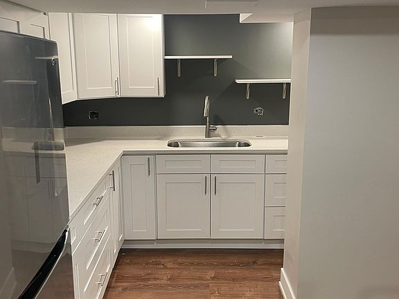 5th image of 5425 W Leland Ave #G